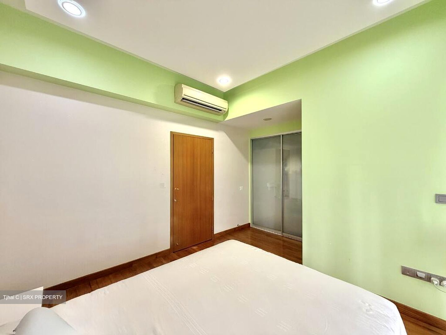 Luxus Hills (D28), Semi-Detached #500040911